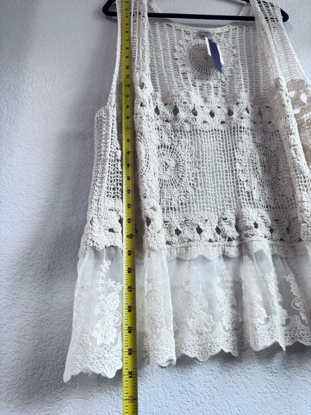 D&Y Nordstrom Rack Brand Beige Crochet Openwork Vest. Size OS. - Picture 8 of 14
